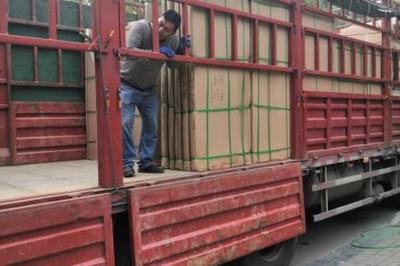 搬家拉貨，裝卸搬運(yùn)——專業(yè)團(tuán)隊(duì)壹佰業(yè)，讓生活重物變輕松